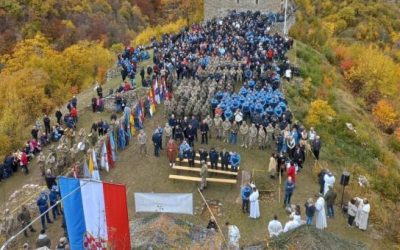 POLICIJSKI SLUŽBENICI I DJELATNICI MUP-a ŽZH SUDJELOVALI NA MOLITVENOM DANU NA BOBOVCU